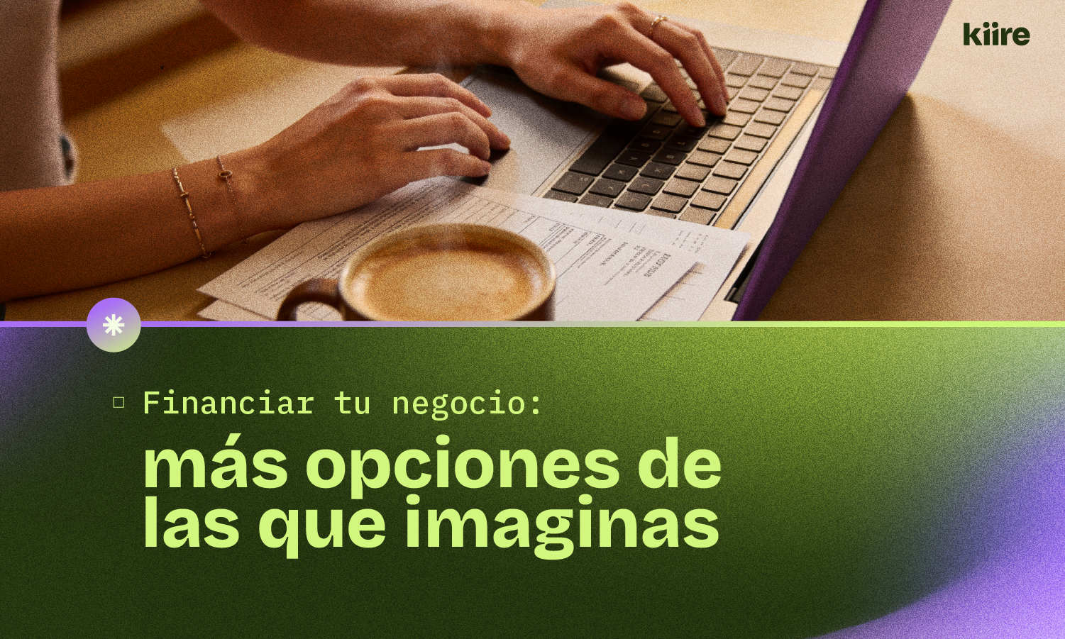 Manos trabajando en un computador portátil con una taza de café junto al título sobre financiamiento.